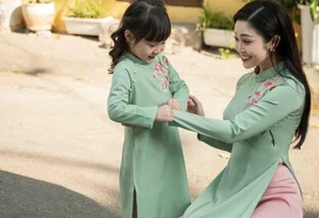 ao dai vietnamien pour enfants